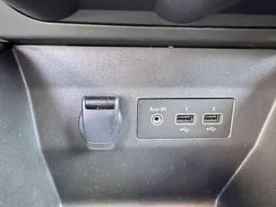 Vendo Renault Clio 2023 - 15500 EUR, 136000 km - AUTO.MOTO.pt