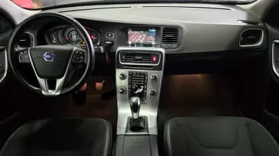 Vendo Volvo V60 Cross Country 2016 - 18180 EUR, 138731 km - AUTO.MOTO.pt