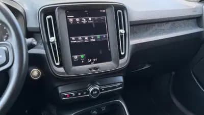 Sell Volvo XC 40 2022 - 20600 EUR, 169121 km - AUTO.MOTO.pt