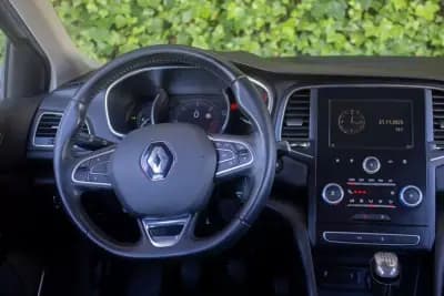 Vendo Renault Mégane Sport Tourer 2017 - 9900 EUR, 263300 km - AUTO.MOTO.pt