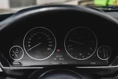 Vendo BMW 320 2015 - 21990 EUR, 193000 km - AUTO.MOTO.pt