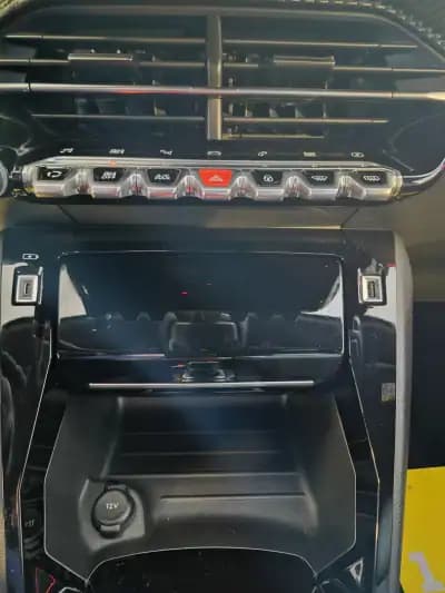 Sell Peugeot e-208 2021 - 18496 EUR, 33131 km - AUTO.MOTO.pt