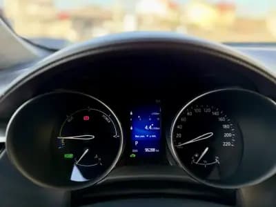 Vendo Toyota C-HR 2019 - 23950 EUR, 95000 km - AUTO.MOTO.pt