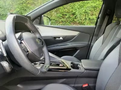 Vendo Peugeot 3008 2023 - 26990 EUR, 44700 km - AUTO.MOTO.pt