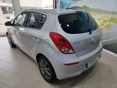 Vendo Hyundai i20 2014 - 9890 EUR, 101619 km - AUTO.MOTO.pt