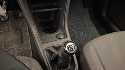 Vendo Volkswagen Cross Up! 2013 - 7750 EUR, 154338 km - AUTO.MOTO.pt