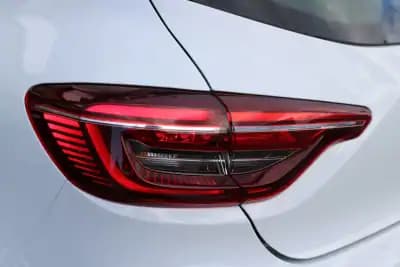 Sell Renault Clio 2020 - 13400 EUR, 95969 km - AUTO.MOTO.pt