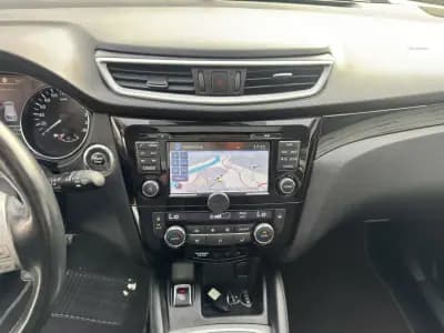 Vendo Nissan Qashqai 2016 - 15390 EUR, 145000 km - AUTO.MOTO.pt