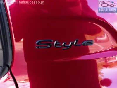 Vendo Peugeot 208 2021 - 14500 EUR, 40000 km - AUTO.MOTO.pt