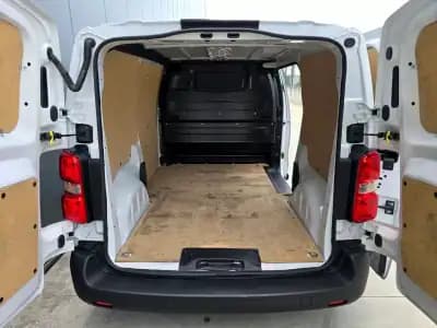 Sell Peugeot Expert 2024 - 21990 EUR, 21500 km - AUTO.MOTO.pt