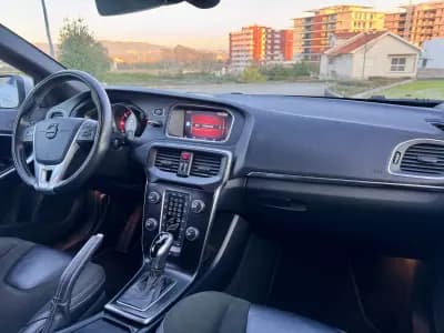 Vendo Volvo V40 2017 - 17990 EUR, 115000 km - AUTO.MOTO.pt