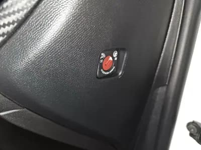 Vendo Peugeot 208 2022 - 13900 EUR, 59788 km - AUTO.MOTO.pt