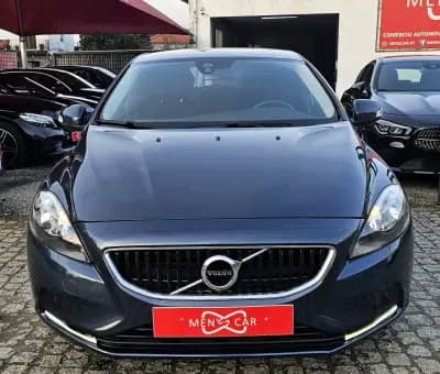 Sell Volvo V40 2016 - 16500 EUR, 79000 km - AUTO.MOTO.pt