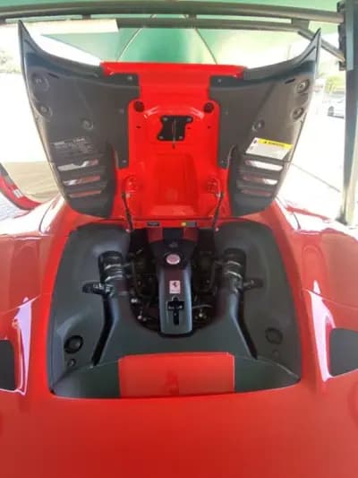 Sell Ferrari F8 Tributo 2022 - 425600 EUR, 4336 km - AUTO.MOTO.pt