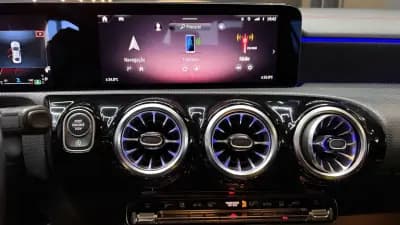 Vendo Mercedes-Benz CLA 180 2023 - 34970 EUR, 70000 km - AUTO.MOTO.pt