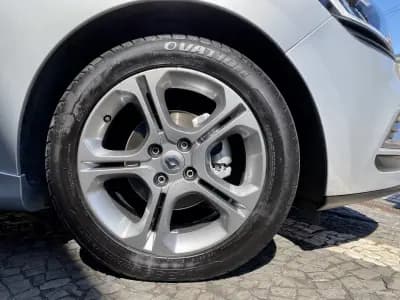 Vendo Renault Clio 2017 - 16950 EUR, 92830 km - AUTO.MOTO.pt