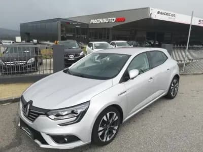 Vendo Renault Mégane 2019 - 17900 EUR, 96000 km - AUTO.MOTO.pt
