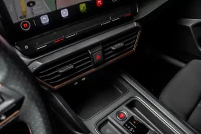 Sell Cupra Leon 2024 - 44990 EUR, 21773 km - AUTO.MOTO.pt