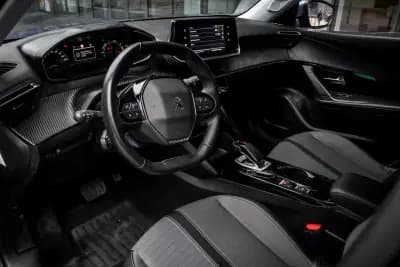 Vendo Peugeot e-2008 2021 - 20850 EUR, 59500 km - AUTO.MOTO.pt