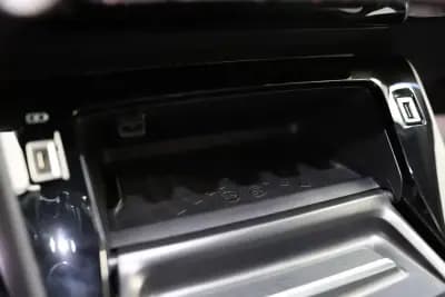 Vendo Peugeot 2008 2021 - 23900 EUR, 30000 km - AUTO.MOTO.pt