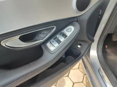 Sell Mercedes-Benz C 180 2015 - 14990 EUR, 208711 km - AUTO.MOTO.pt