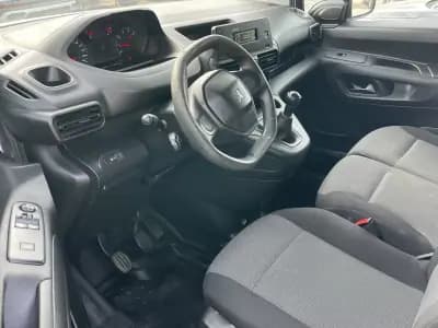 Vendo Peugeot Partner 2020 - 14450 EUR, 101400 km - AUTO.MOTO.pt