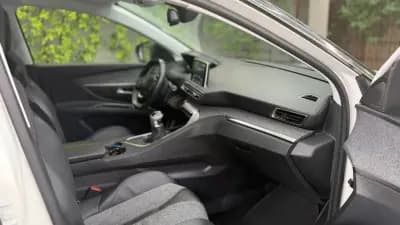 Sell Peugeot 3008 2018 - 15000 EUR, 120000 km - AUTO.MOTO.pt