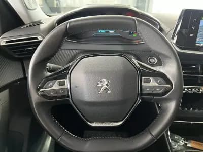 Vendo Peugeot e-2008 2022 - 21600 EUR, 30171 km - AUTO.MOTO.pt