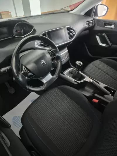 Sell Peugeot 308 SW 2020 - 14750 EUR, 118747 km - AUTO.MOTO.pt