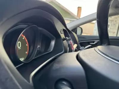 Sell Volvo V40 Cross Country 2013 - 13500 EUR, 164000 km - AUTO.MOTO.pt