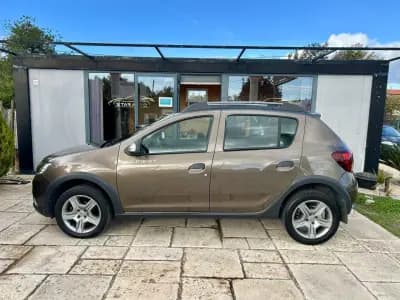 Vendo Dacia Sandero 2018 - 12990 EUR, 62097 km - AUTO.MOTO.pt