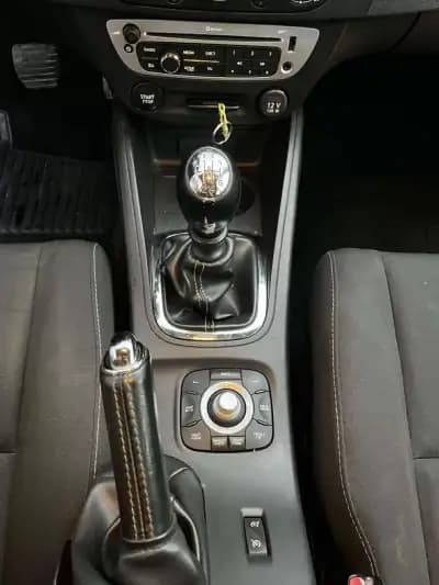 Sell Renault Mégane Sport Tourer 2013 - 4900 EUR, 257854 km - AUTO.MOTO.pt