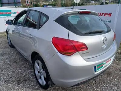 Vendo Opel Astra 2010 - 5450 EUR, 144431 km - AUTO.MOTO.pt