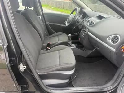 Sell Renault Clio Break 2009 - 5450 EUR, 202000 km - AUTO.MOTO.pt