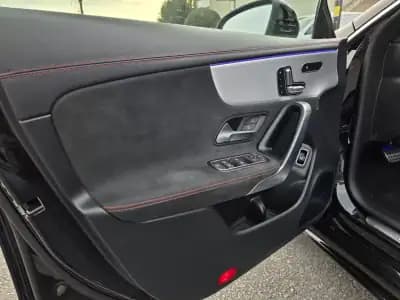 Vendo Mercedes-Benz CLA 180 2020 - 31990 EUR, 97000 km - AUTO.MOTO.pt