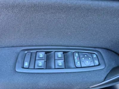 Vendo Renault Mégane Sport Tourer 2019 - 15900 EUR, 133373 km - AUTO.MOTO.pt