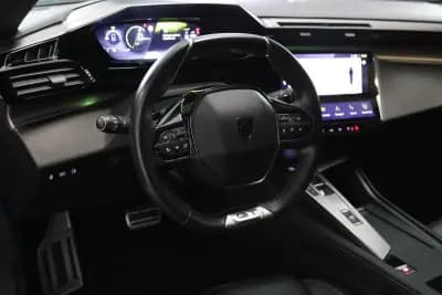 Vendo Peugeot 308 2021 - 24900 EUR, 75000 km - AUTO.MOTO.pt