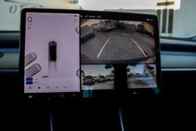 Vendo Tesla Model 3 2020 - 22999 EUR, 135693 km - AUTO.MOTO.pt