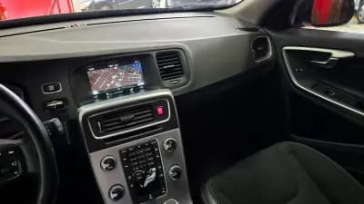 Vendo Volvo V60 Cross Country 2016 - 18180 EUR, 138731 km - AUTO.MOTO.pt