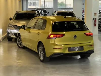 Sell Volkswagen Golf 2021 - 17990 EUR, 50000 km - AUTO.MOTO.pt