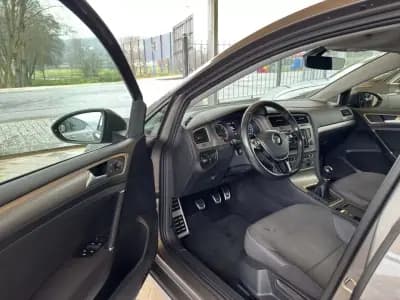 Vendo Volkswagen Golf 2017 - 15950 EUR, 175038 km - AUTO.MOTO.pt