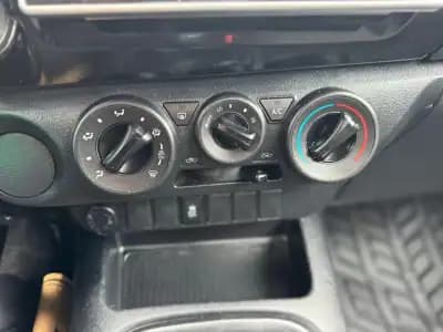 Sell Toyota Hilux 2018 - 19430 EUR, 249455 km - AUTO.MOTO.pt