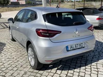 Vendo Renault Clio 2021 - 14750 EUR, 70347 km - AUTO.MOTO.pt