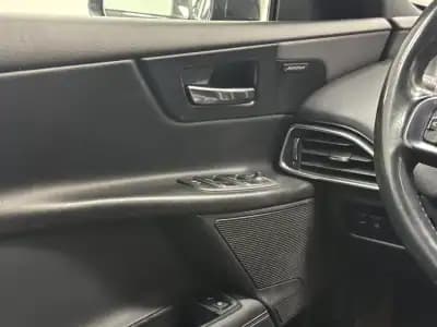 Sell Jaguar XE 2016 - 15990 EUR, 184000 km - AUTO.MOTO.pt