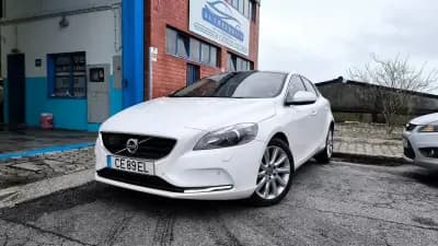 Sell Volvo V40 2013 - 11400 EUR, 182000 km - AUTO.MOTO.pt