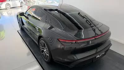 Vendo Porsche Taycan 2024 - 82000 EUR, 38405 km - AUTO.MOTO.pt