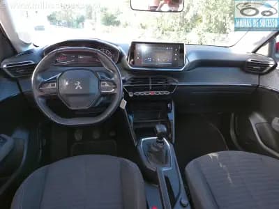 Vendo Peugeot 208 2021 - 14500 EUR, 40000 km - AUTO.MOTO.pt