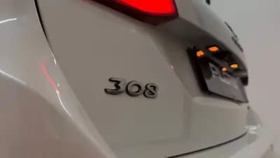 Vendo Peugeot 308 SW 2017 - 13990 EUR, 170902 km - AUTO.MOTO.pt