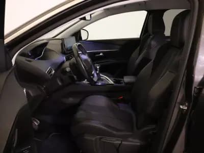 Vendo Peugeot 5008 2022 - 26500 EUR, 126000 km - AUTO.MOTO.pt