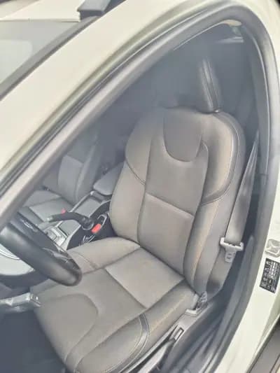 Vendo Volvo V40 Cross Country 2015 - 13900 EUR, 162000 km - AUTO.MOTO.pt